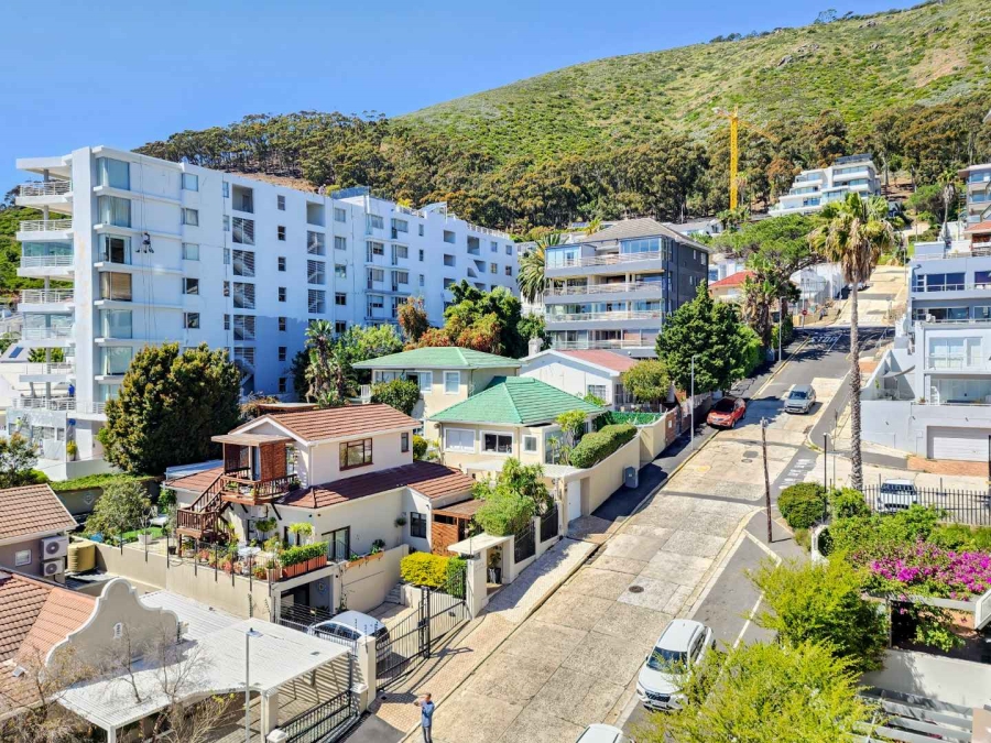 2 Bedroom Property for Sale in Sea Point Western Cape